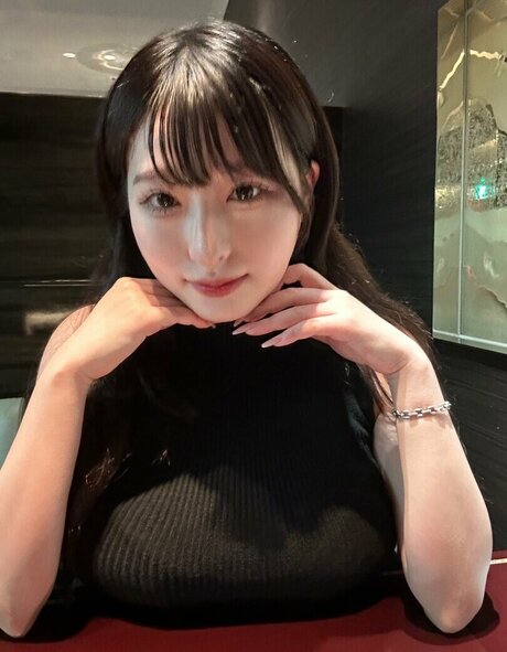 Momoka Akari