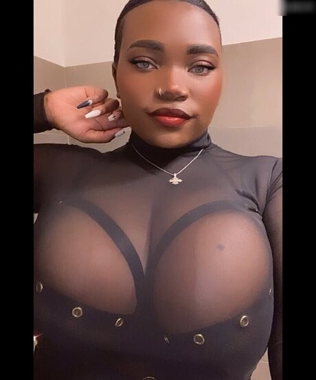 Foto desnuda filtrada de OnlyFans de Mirriam Amber