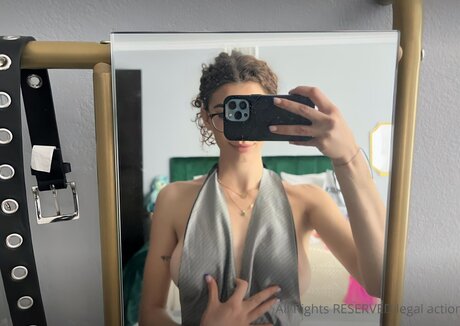 Foto desnuda filtrada de OnlyFans de Sydney May