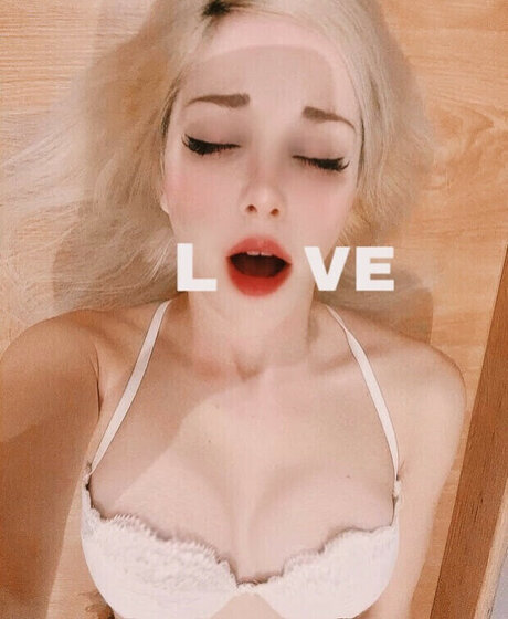 Foto desnuda filtrada de OnlyFans de Marina Seren