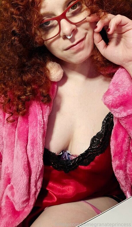 Foto desnuda filtrada de OnlyFans de Pomegprincess