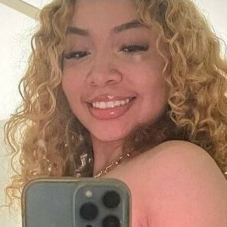 Foto desnuda filtrada de OnlyFans de Mayabuckets