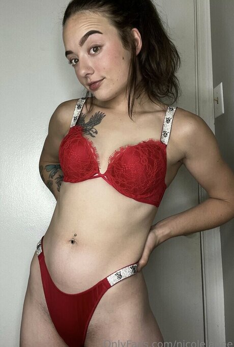 Nicolelanee