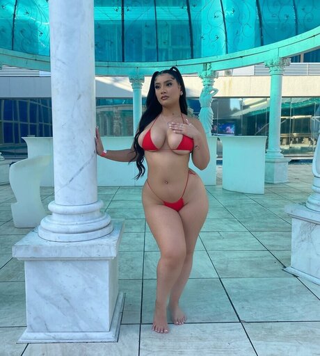 Foto desnuda filtrada de OnlyFans de Thaonenonlyyb