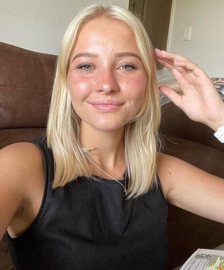 Foto desnuda filtrada de OnlyFans de Juliet Small