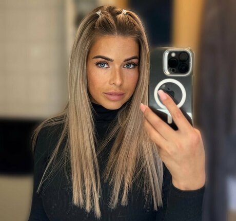 Foto desnuda filtrada de OnlyFans de Sophiaallin