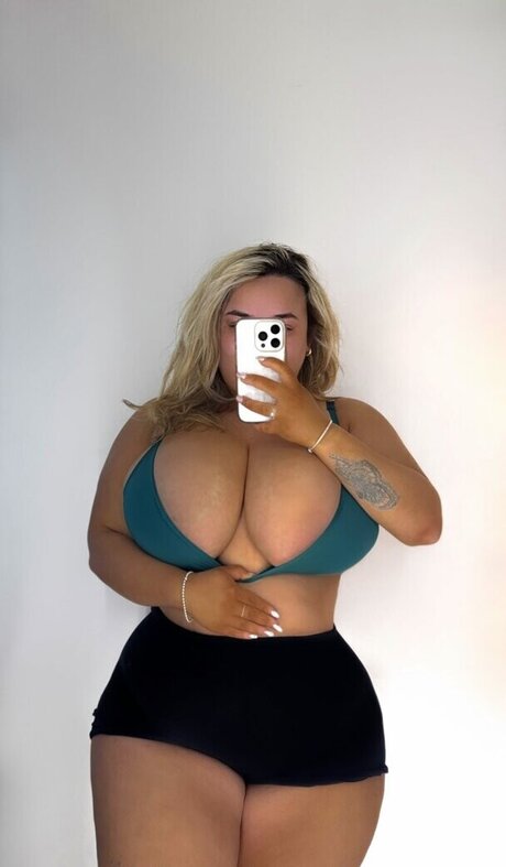Foto desnuda filtrada de OnlyFans de Xbunnyrosex