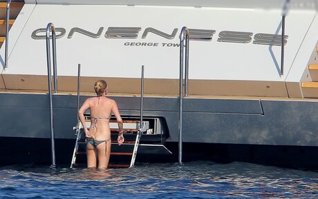 Lara Stone