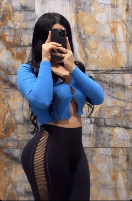 Melek Azad