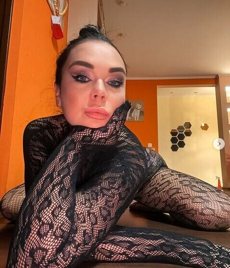 Oliviagoold Content
