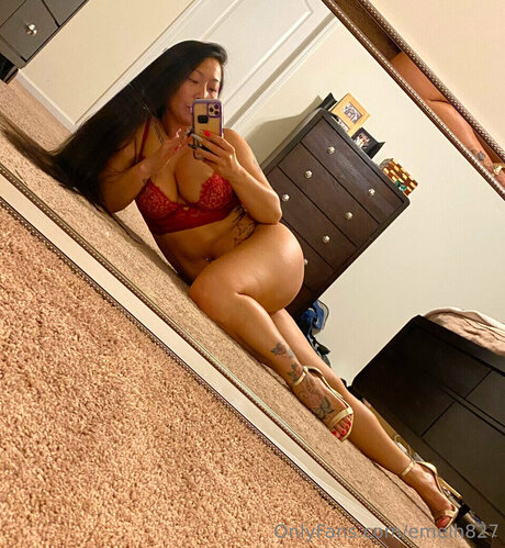 Foto desnuda filtrada de OnlyFans de Emelh827