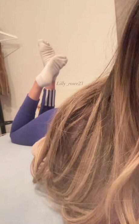 Lillyrosee23