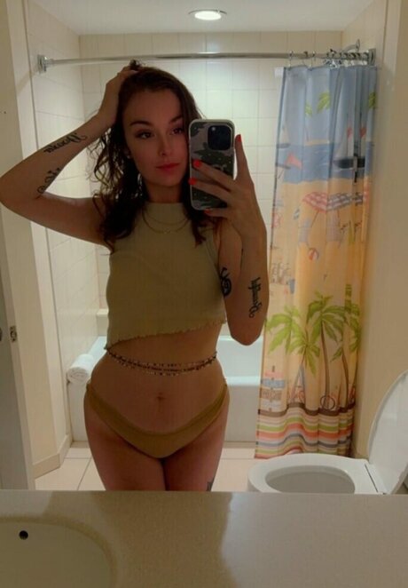 Foto desnuda filtrada de OnlyFans de Thereallmissvee