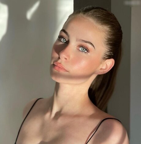 Foto desnuda filtrada de OnlyFans de Kim Sara