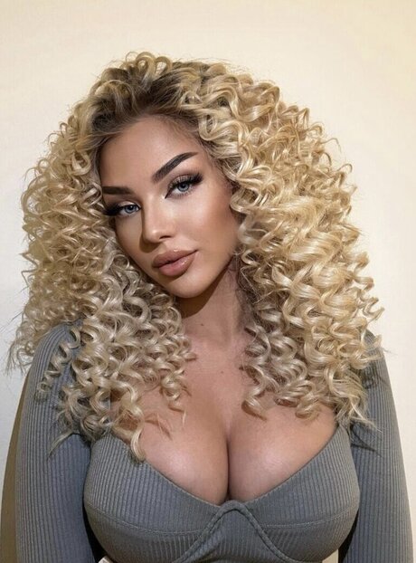 Foto desnuda filtrada de OnlyFans de Elaine Victoria