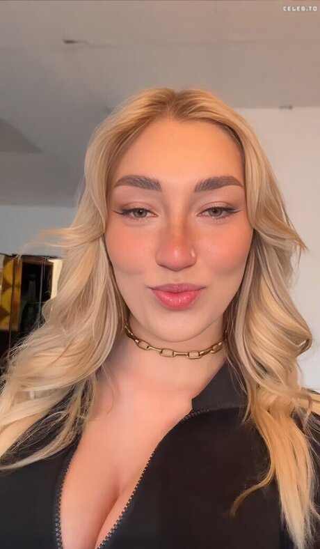 Foto desnuda filtrada de OnlyFans de Starletnova