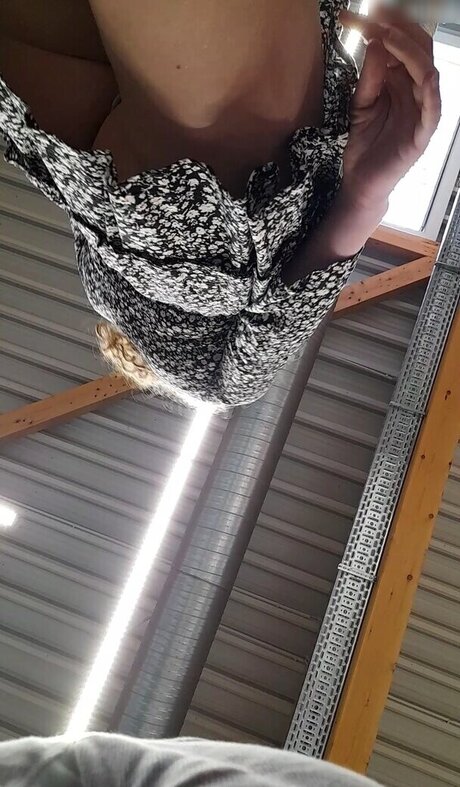 Foto desnuda filtrada de OnlyFans de Upskirt  Candids
