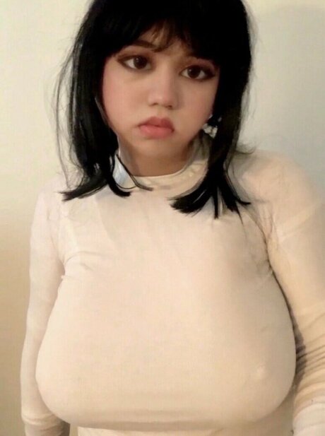 Foto desnuda filtrada de OnlyFans de Neutralhoneymilkers