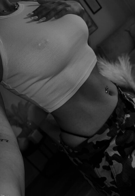 Foto desnuda filtrada de OnlyFans de Nikelein