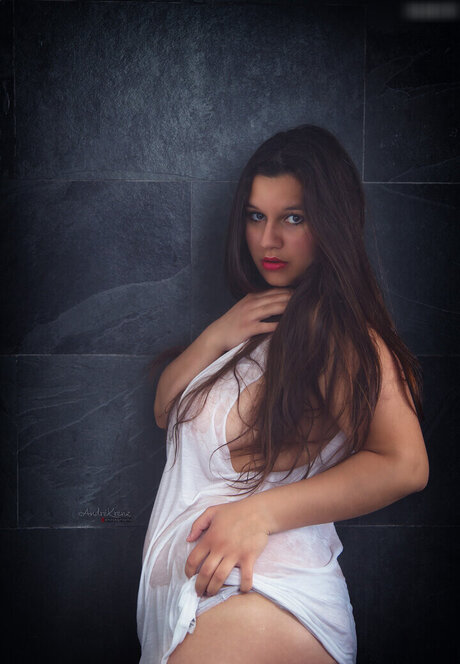 Foto desnuda filtrada de OnlyFans de Alleyesonlui Modelkartei