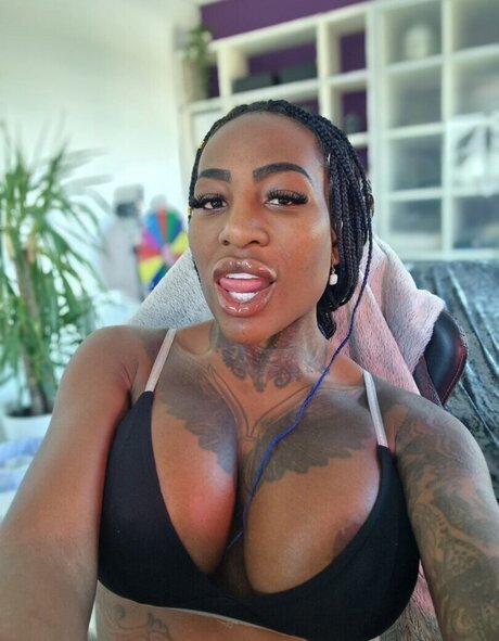 Josy Black