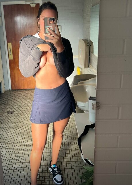 Foto desnuda filtrada de OnlyFans de Courtssports0