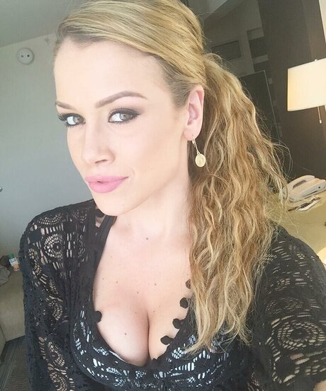 Teresa Scanlan