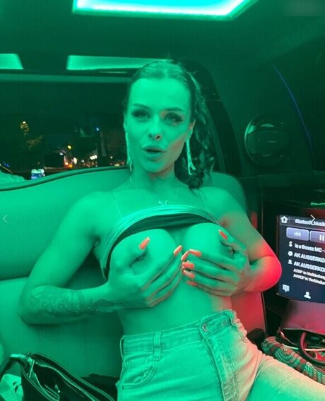 Lara Bttn