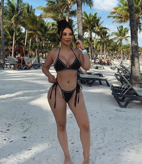 Foto desnuda filtrada de OnlyFans de Alondra Dessy