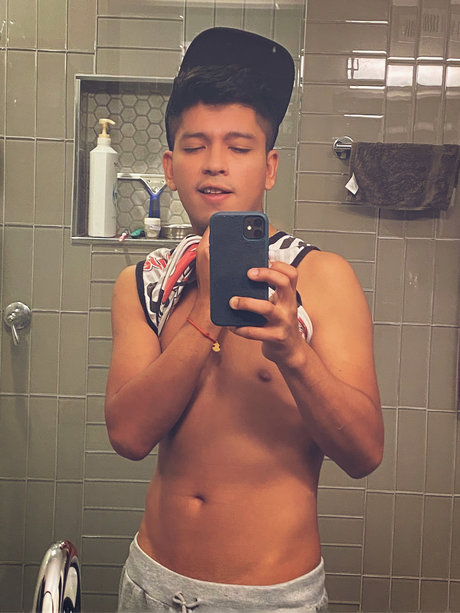 Foto desnuda filtrada de OnlyFans de Latinocolombia