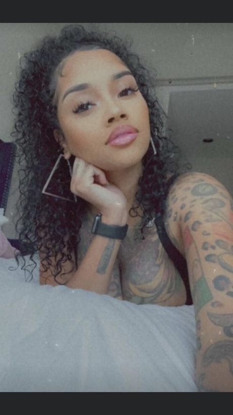 Foto desnuda filtrada de OnlyFans de Latenightcreeptv