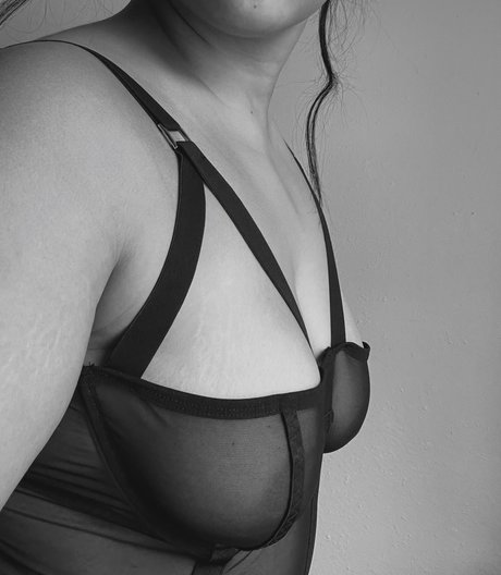 Foto desnuda filtrada de OnlyFans de Mai 