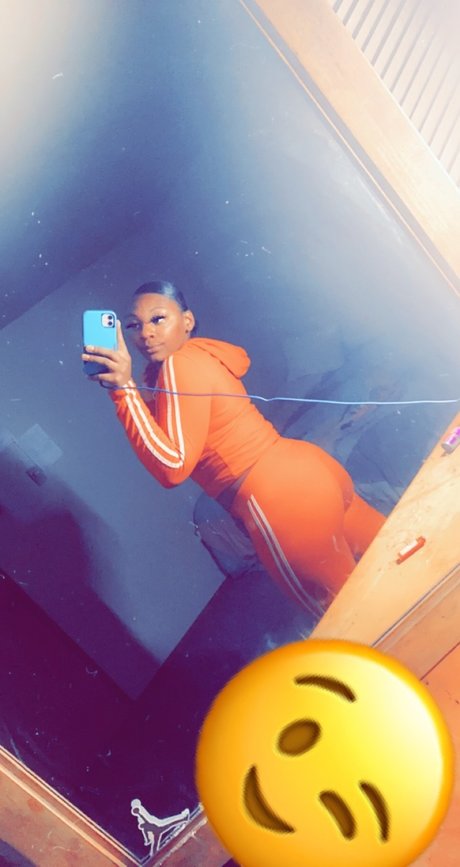 Foto desnuda filtrada de OnlyFans de Lailonie Marie