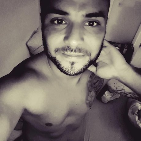 Foto desnuda filtrada de OnlyFans de Lagenco