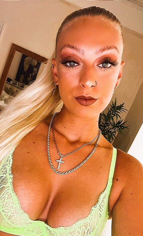 Foto desnuda filtrada de OnlyFans de Ladysqu1rt