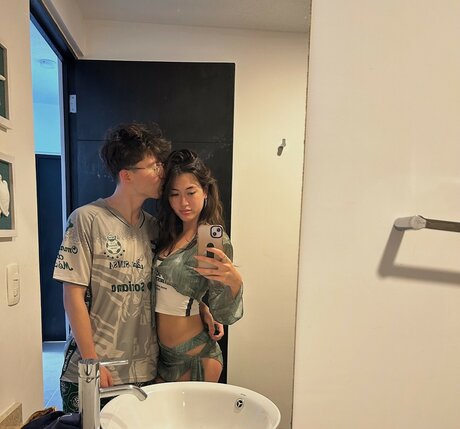 Foto desnuda filtrada de OnlyFans de Nevaehmaezee