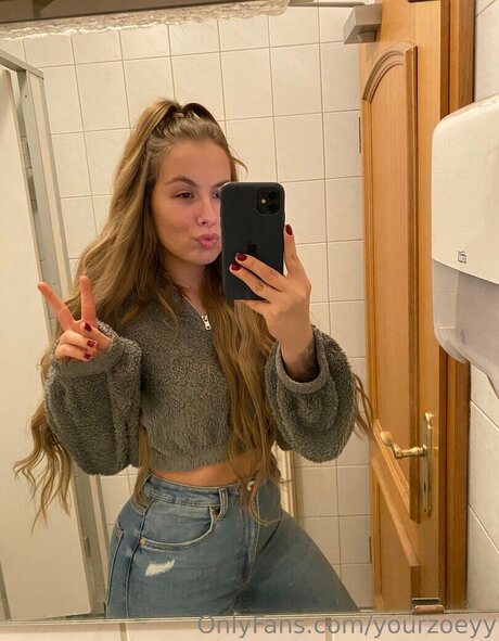 Yourzoeyy