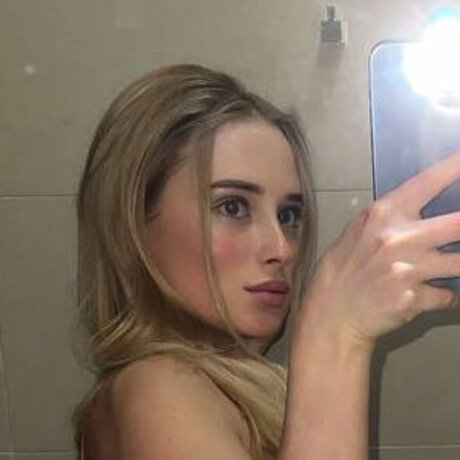 Foto desnuda filtrada de OnlyFans de Blondinka Drive Angelina
