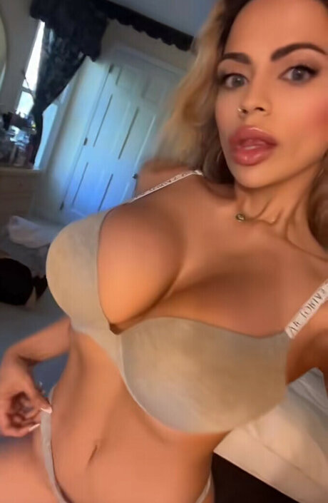 Foto desnuda filtrada de OnlyFans de Mehreen