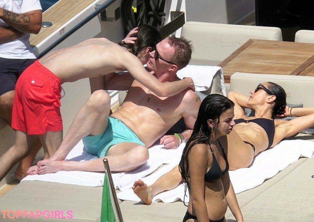 Foto desnuda filtrada de OnlyFans de Jennifer Connelly #316 Foto desnuda filtrada de OnlyFans de Jennifer Connelly #316