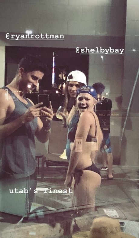 Foto desnuda filtrada de OnlyFans de Emily Osment