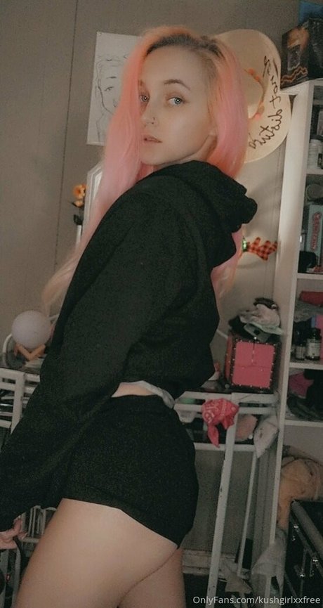 Foto desnuda filtrada de OnlyFans de Kushgirlxxfree