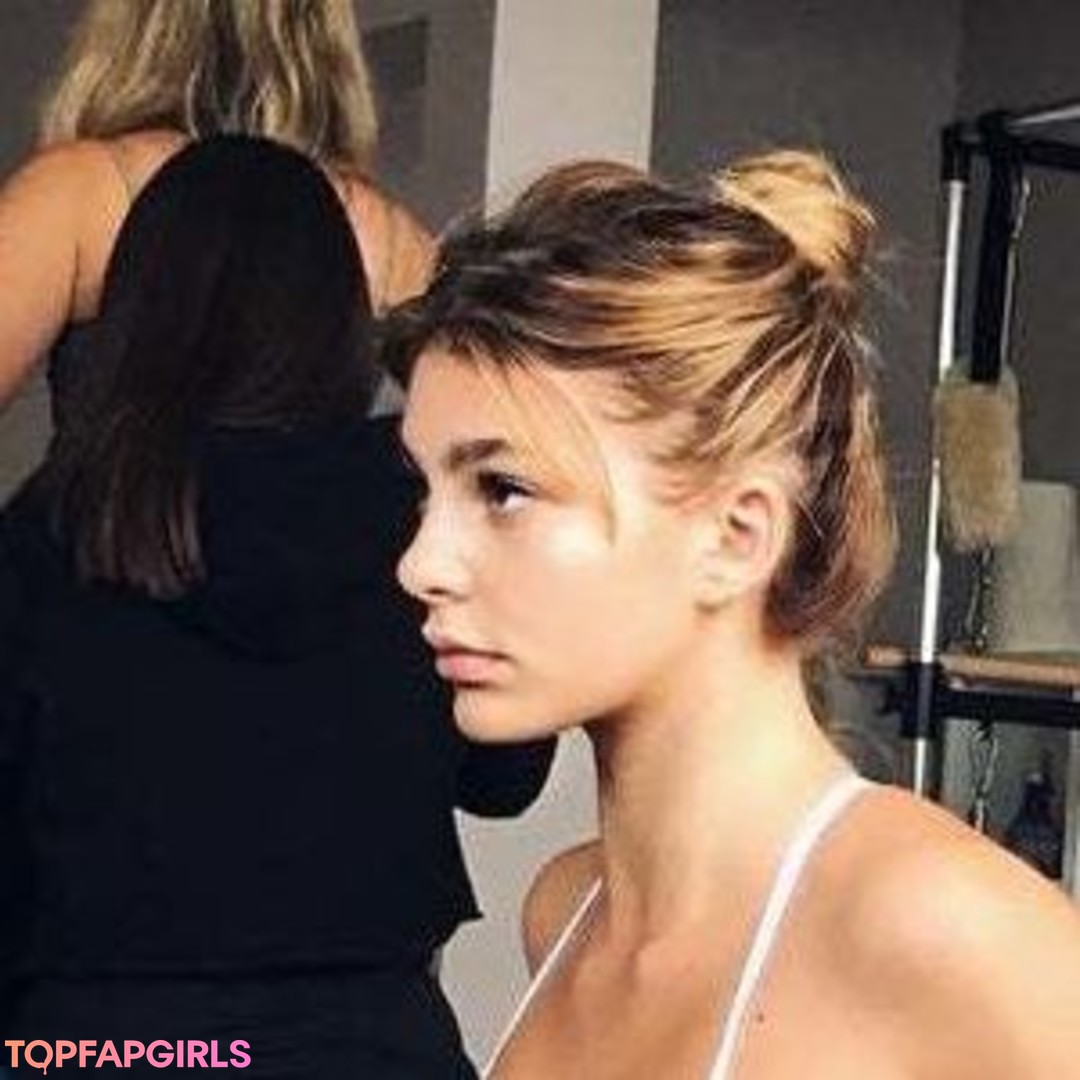 Foto desnuda filtrada de OnlyFans de Camila Morrone #22 Foto desnuda filtrada de OnlyFans de Camila Morrone #22