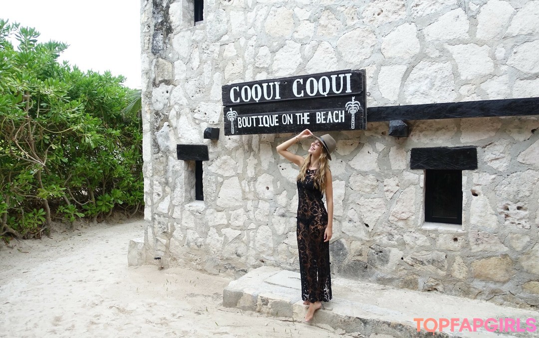 Foto desnuda filtrada de OnlyFans de Camila Morrone #348 Foto desnuda filtrada de OnlyFans de Camila Morrone #348