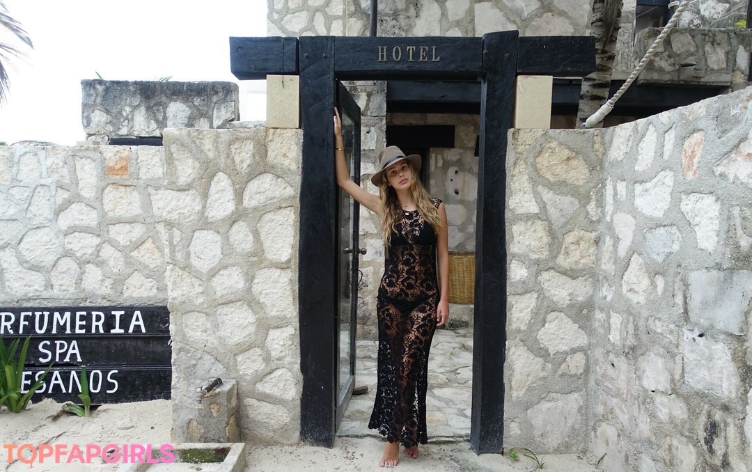 Foto desnuda filtrada de OnlyFans de Camila Morrone #351 Foto desnuda filtrada de OnlyFans de Camila Morrone #351