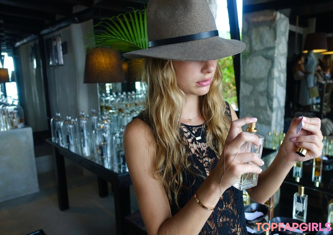 Foto desnuda filtrada de OnlyFans de Camila Morrone #355 Foto desnuda filtrada de OnlyFans de Camila Morrone #355