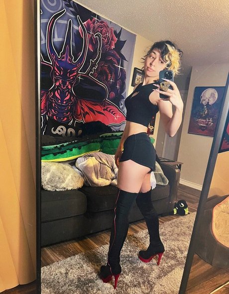 Foto desnuda filtrada de OnlyFans de Sailortabbycat