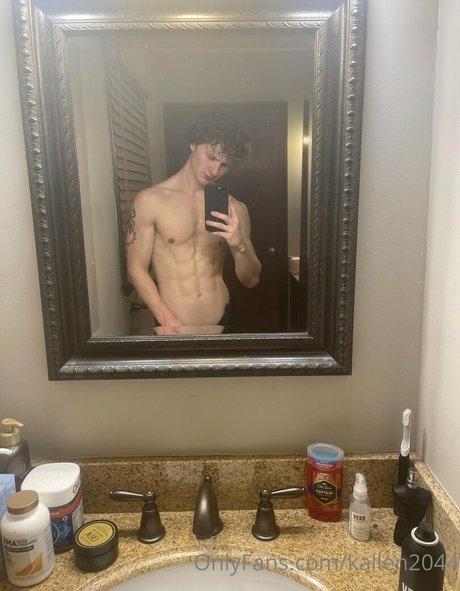 Foto desnuda filtrada de OnlyFans de Kallen2044
