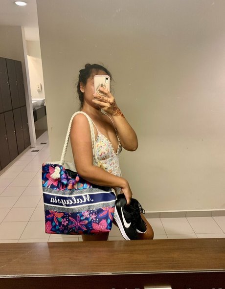 Foto desnuda filtrada de OnlyFans de Luzy93