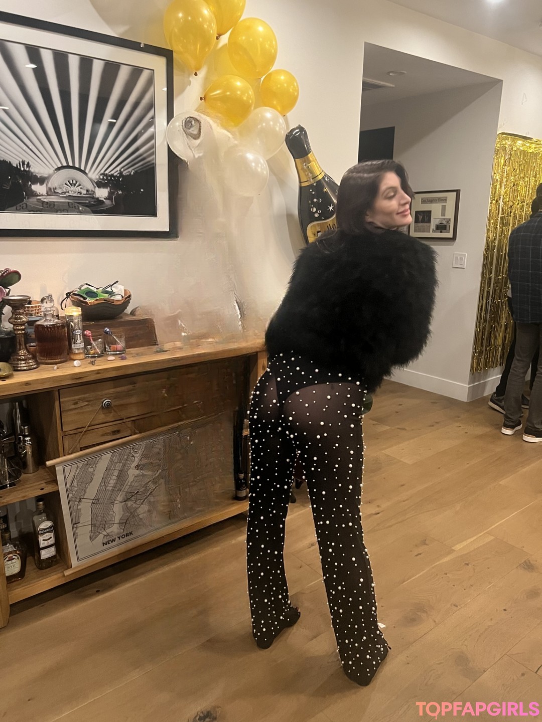 Foto desnuda filtrada de OnlyFans de Ariana Basseri #116 Foto desnuda filtrada de OnlyFans de Ariana Basseri #116